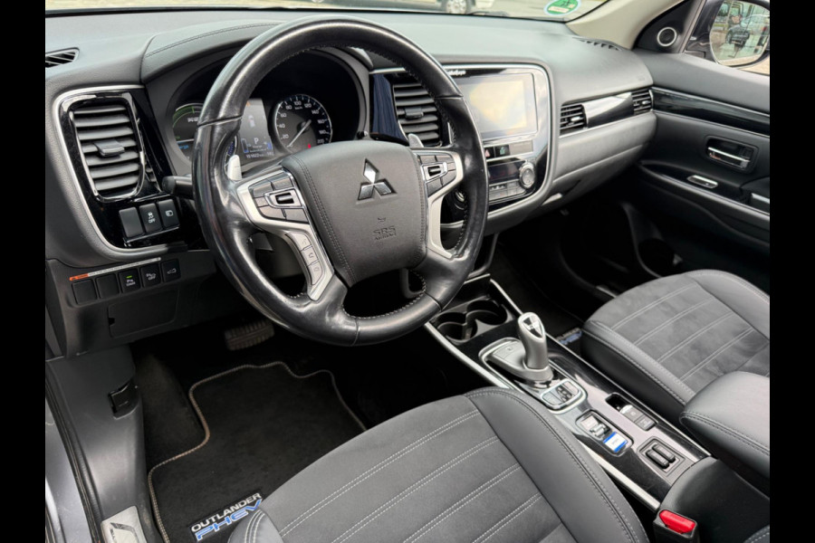 Mitsubishi Outlander 2.4 PHEV Intense+ 4WD, 1e eigenaar, CarPlay, Trekhaak, Sunroof