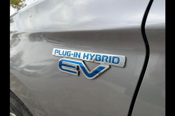Mitsubishi Outlander 2.4 PHEV Intense+ 4WD, 1e eigenaar, CarPlay, Trekhaak, Sunroof