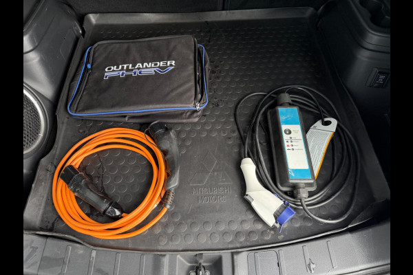Mitsubishi Outlander 2.4 PHEV Intense+ 4WD, 1e eigenaar, CarPlay, Trekhaak, Sunroof