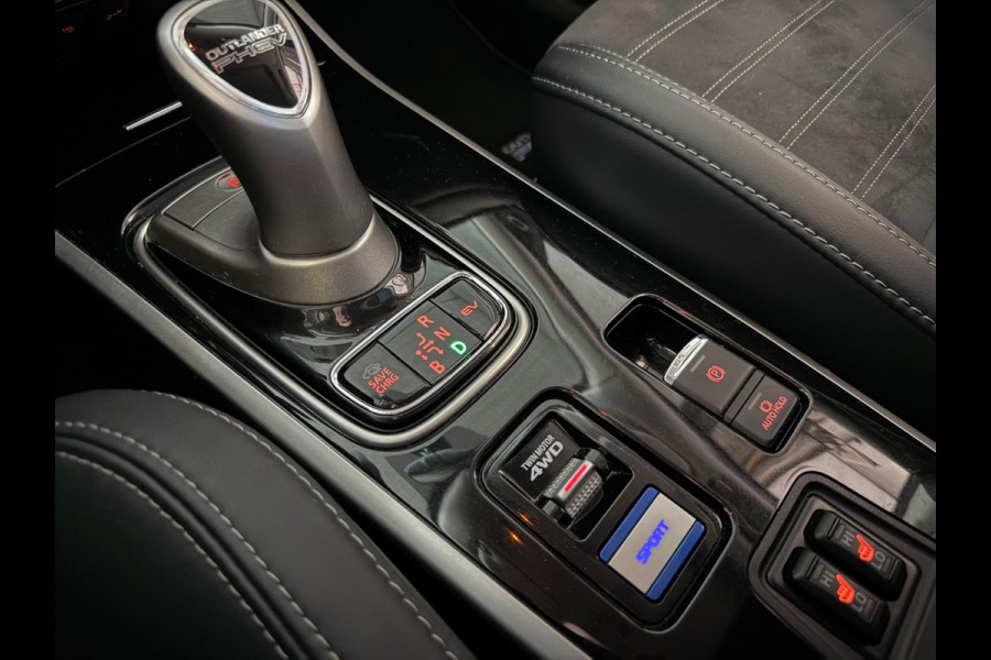 Mitsubishi Outlander 2.4 PHEV Intense+ 4WD, 1e eigenaar, CarPlay, Trekhaak, Sunroof