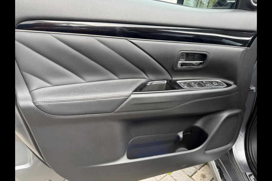 Mitsubishi Outlander 2.4 PHEV Intense+ 4WD, 1e eigenaar, CarPlay, Trekhaak, Sunroof