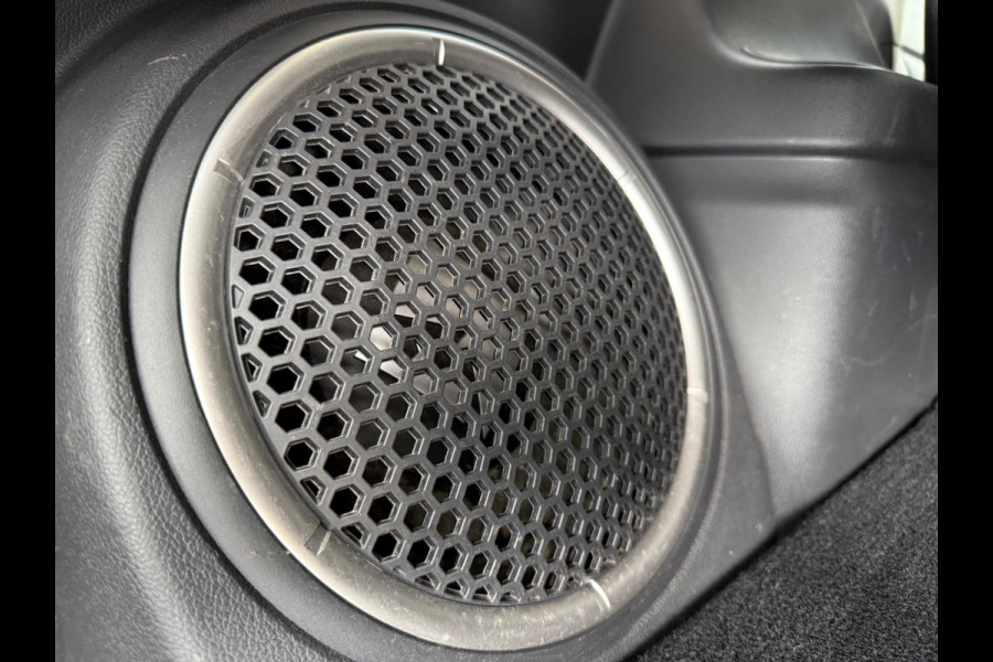 Mitsubishi Outlander 2.4 PHEV Intense+ 4WD, 1e eigenaar, CarPlay, Trekhaak, Sunroof