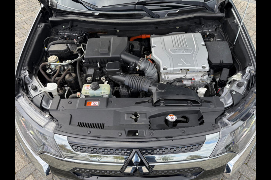 Mitsubishi Outlander 2.4 PHEV Intense+ 4WD, 1e eigenaar, CarPlay, Trekhaak, Sunroof
