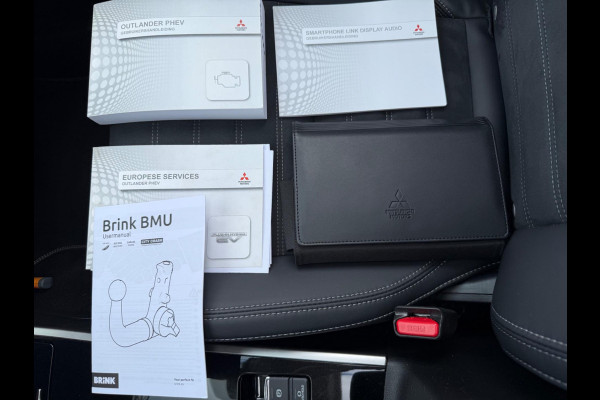 Mitsubishi Outlander 2.4 PHEV Intense+ 4WD, 1e eigenaar, CarPlay, Trekhaak, Sunroof