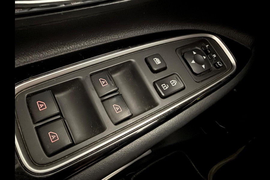 Mitsubishi Outlander 2.4 PHEV Intense+ 4WD, 1e eigenaar, CarPlay, Trekhaak, Sunroof