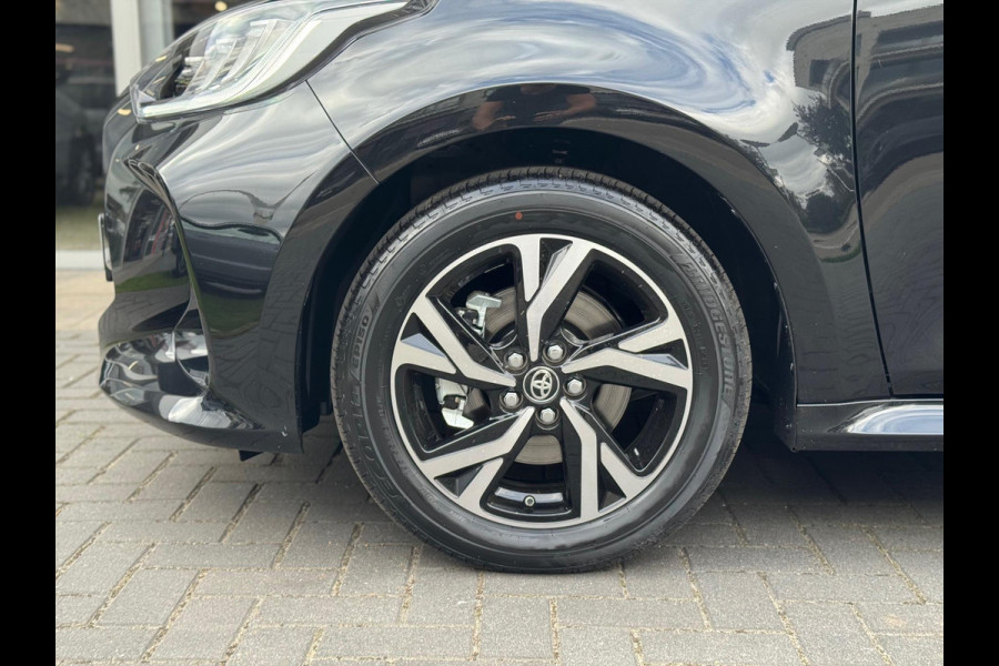 Toyota Yaris Hybrid Dynamic Plus | Stoel + Stuurverwarming, Lichtmetalen velgen, Keyless, Licht + Regensensor, Startknop Toyota Yaris Hybrid Dynamic Plus | Stoel + Stuurverwarming, Lichtmetalen velgen, Keyless, Licht + Regensensor, Startknop