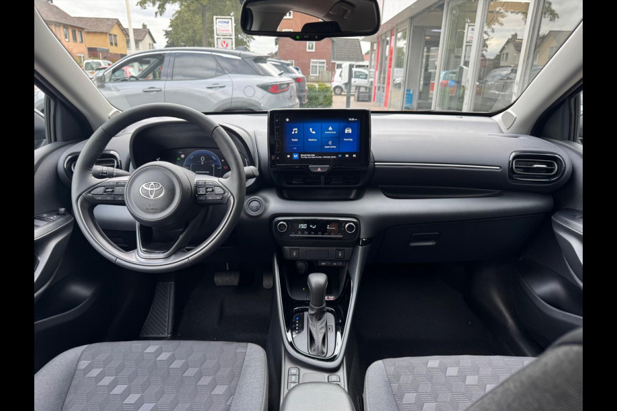 Toyota Yaris Hybrid Dynamic Plus | Stoel + Stuurverwarming, Lichtmetalen velgen, Keyless, Licht + Regensensor, Startknop Toyota Yaris Hybrid Dynamic Plus | Stoel + Stuurverwarming, Lichtmetalen velgen, Keyless, Licht + Regensensor, Startknop