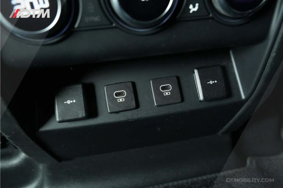 Land Rover Defender 110 2.0 P400e 110 X-Dynamic S | Full Urban | Panoramadak