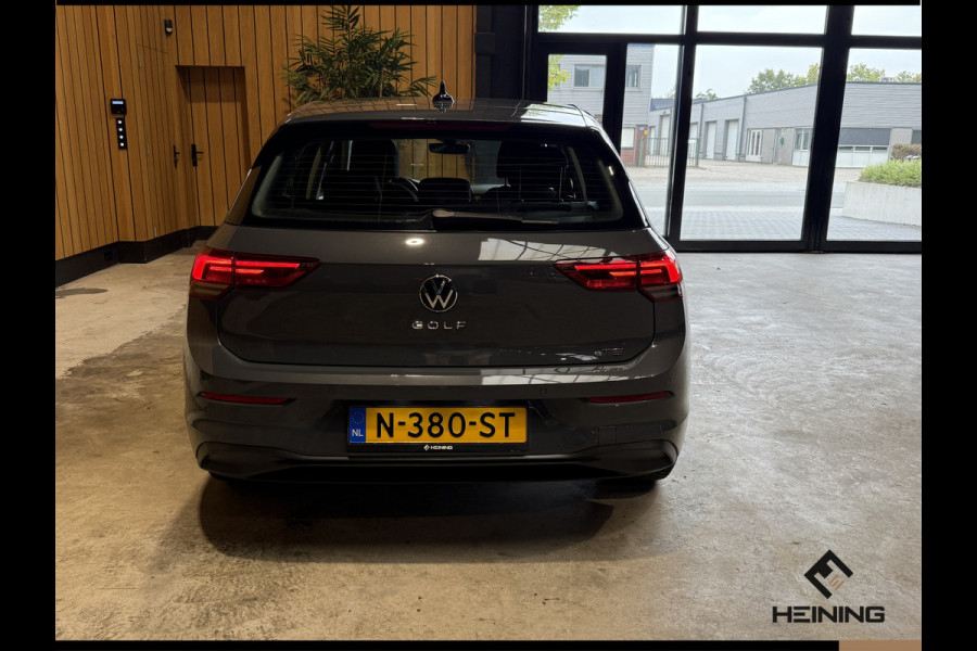 Volkswagen Golf 1.0 eTSI Life. Automaat. Navi. Apple carplay. Adaptive. Hollandse auto met NAP Volkswagen Golf 1.0 eTSI Life. Automaat. Navi. Apple carplay. Adaptive. Hollandse auto met NAP