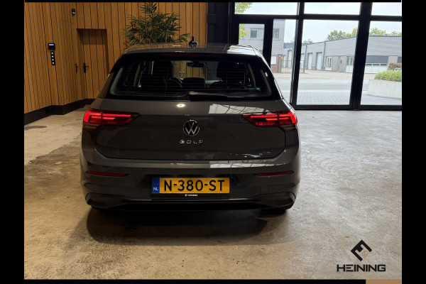 Volkswagen Golf 1.0 eTSI Life. Automaat. Navi. Apple carplay. Adaptive. Hollandse auto met NAP Volkswagen Golf 1.0 eTSI Life. Automaat. Navi. Apple carplay. Adaptive. Hollandse auto met NAP