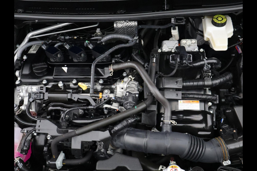 Toyota Yaris Cross 1.5 HYBRIDE EXECUTIVE BI-TONE GARANTIE TOT 9-2032 .Dodehoek detectie . JBL Audio . Stoel verwarming .