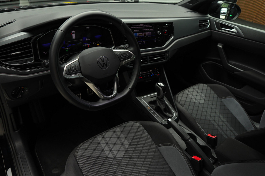Volkswagen Taigo 1.5 TSI R-Line NAVI - VITUAL - CAMERA - MATRIX