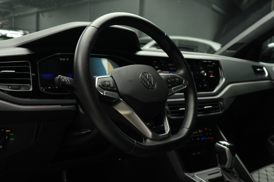 Volkswagen Taigo 1.5 TSI R-Line NAVI - VITUAL - CAMERA - MATRIX