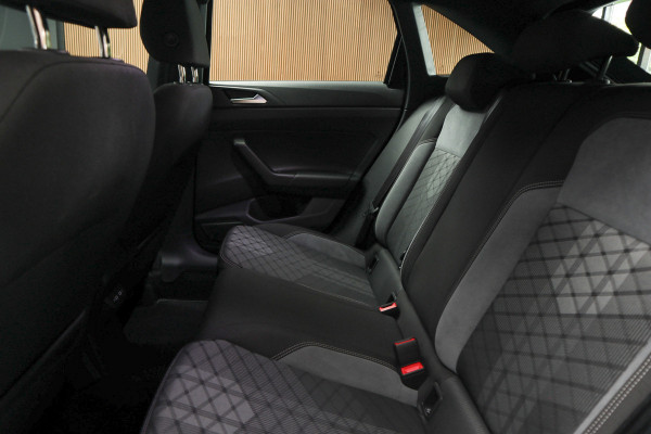 Volkswagen Taigo 1.5 TSI R-Line NAVI - VITUAL - CAMERA - MATRIX