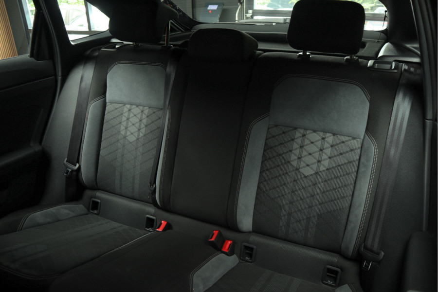 Volkswagen Taigo 1.5 TSI R-Line NAVI - VITUAL - CAMERA - MATRIX