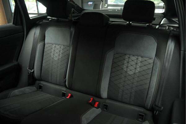Volkswagen Taigo 1.5 TSI R-Line NAVI - VITUAL - CAMERA - MATRIX