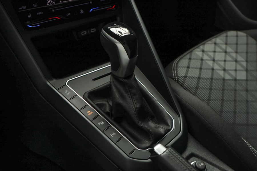 Volkswagen Taigo 1.5 TSI R-Line NAVI - VITUAL - CAMERA - MATRIX