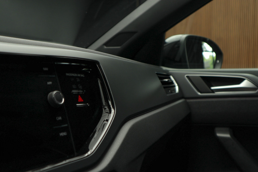 Volkswagen Taigo 1.5 TSI R-Line NAVI - VITUAL - CAMERA - MATRIX