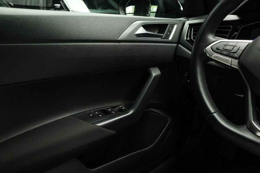 Volkswagen Taigo 1.5 TSI R-Line NAVI - VITUAL - CAMERA - MATRIX