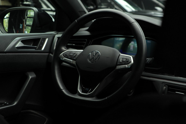 Volkswagen Taigo 1.5 TSI R-Line NAVI - VITUAL - CAMERA - MATRIX