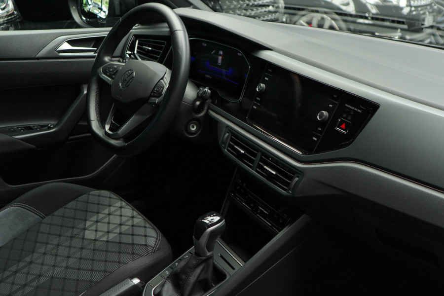 Volkswagen Taigo 1.5 TSI R-Line NAVI - VITUAL - CAMERA - MATRIX