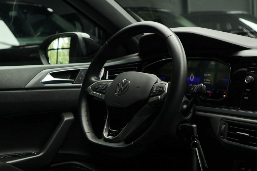 Volkswagen Taigo 1.5 TSI R-Line NAVI - VITUAL - CAMERA - MATRIX
