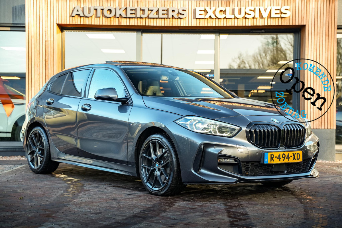 BMW 1-serie 120d xDrive High Executive Edition M Pakket Panoramadak Ambient Sportstoelen Stuurverw. 18”LM