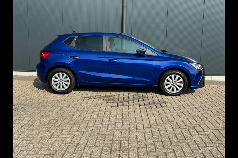 Seat Ibiza 1.0 TSI Style * Navigatie * Camera * Lichtmetalen Velgen * Cruise Control *