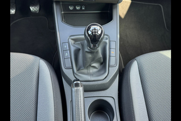 Seat Ibiza 1.0 TSI Style * Navigatie * Camera * Lichtmetalen Velgen * Cruise Control *