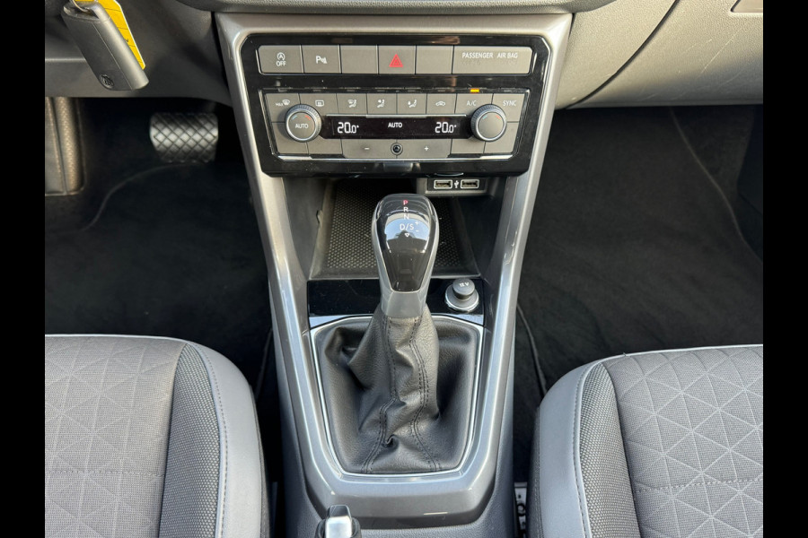 Volkswagen T-Cross 1.0 TSI Style * Virtual Cockpit * Led * Lichtmetalen Velgen