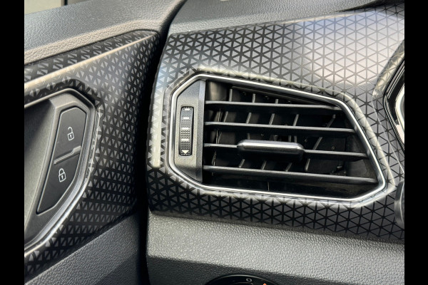 Volkswagen T-Cross 1.0 TSI Style * Virtual Cockpit * Led * Lichtmetalen Velgen