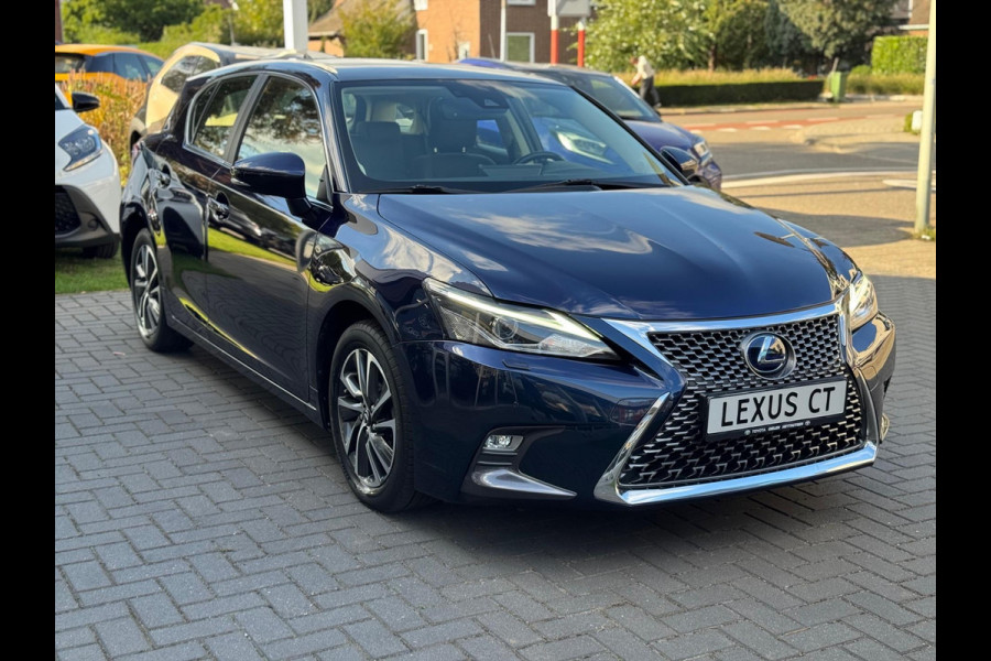 Lexus CT 200h Ultimate Edition | Eerste eigenaar, Schuifdak, Groot scherm, Parkeersensoren, Keyless, Adaptive cruise control, Navigatie,