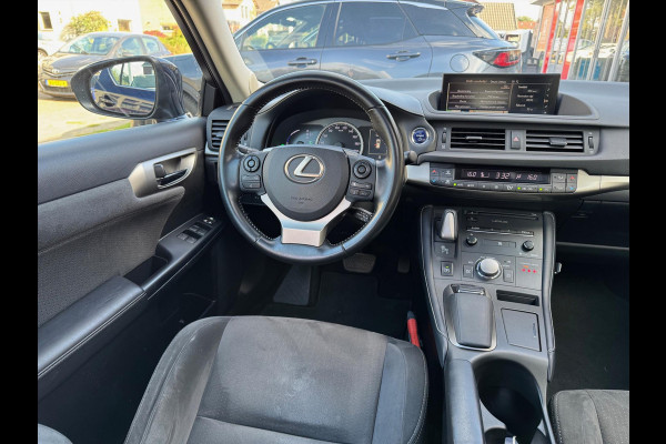 Lexus CT 200h Ultimate Edition | Eerste eigenaar, Schuifdak, Groot scherm, Parkeersensoren, Keyless, Adaptive cruise control, Navigatie,