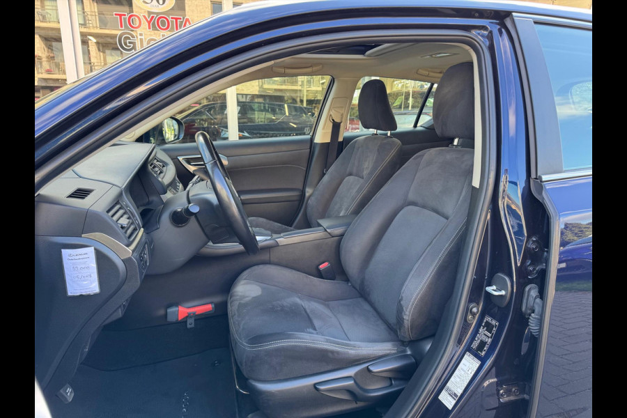 Lexus CT 200h Ultimate Edition | Eerste eigenaar, Schuifdak, Groot scherm, Parkeersensoren, Keyless, Adaptive cruise control, Navigatie,
