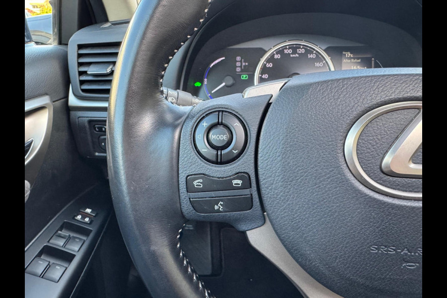 Lexus CT 200h Ultimate Edition | Eerste eigenaar, Schuifdak, Groot scherm, Parkeersensoren, Keyless, Adaptive cruise control, Navigatie,