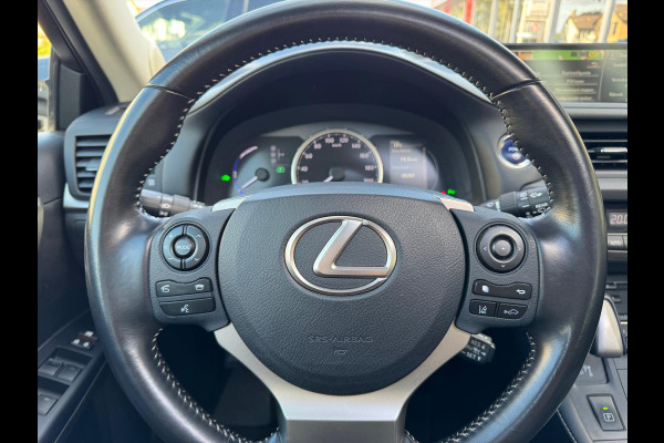 Lexus CT 200h Ultimate Edition | Eerste eigenaar, Schuifdak, Groot scherm, Parkeersensoren, Keyless, Adaptive cruise control, Navigatie,