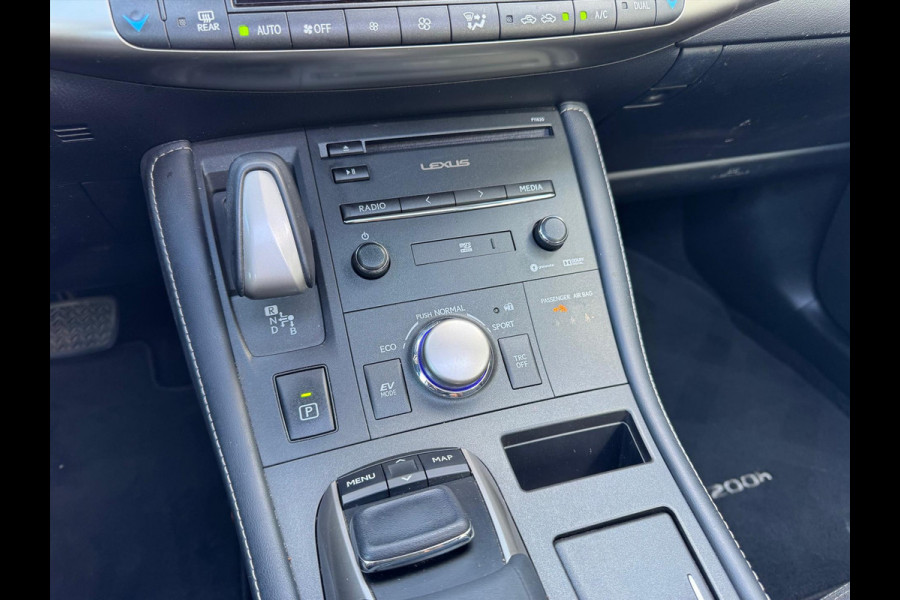 Lexus CT 200h Ultimate Edition | Eerste eigenaar, Schuifdak, Groot scherm, Parkeersensoren, Keyless, Adaptive cruise control, Navigatie,