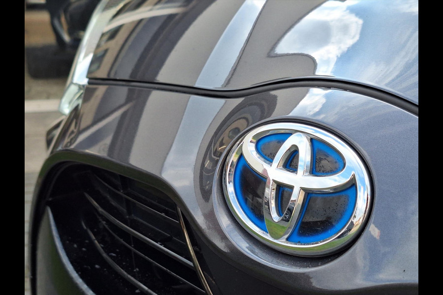 Toyota Yaris 1.5 Hybrid Dynamic | Apple CarPlay/Android auto, Lichtmetalen velgen, Keyless, Privacy Glass, LED, Navigatie