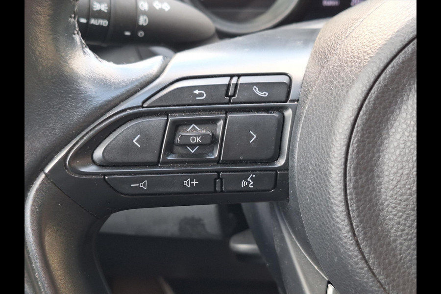 Toyota Yaris 1.5 Hybrid Dynamic | Apple CarPlay/Android auto, Lichtmetalen velgen, Keyless, Privacy Glass, LED, Navigatie
