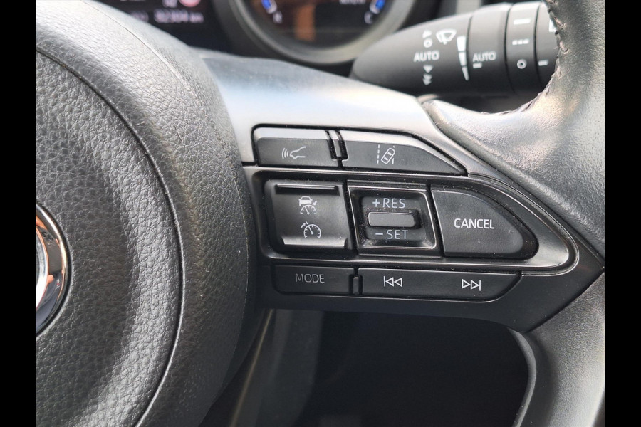 Toyota Yaris 1.5 Hybrid Dynamic | Apple CarPlay/Android auto, Lichtmetalen velgen, Keyless, Privacy Glass, LED, Navigatie