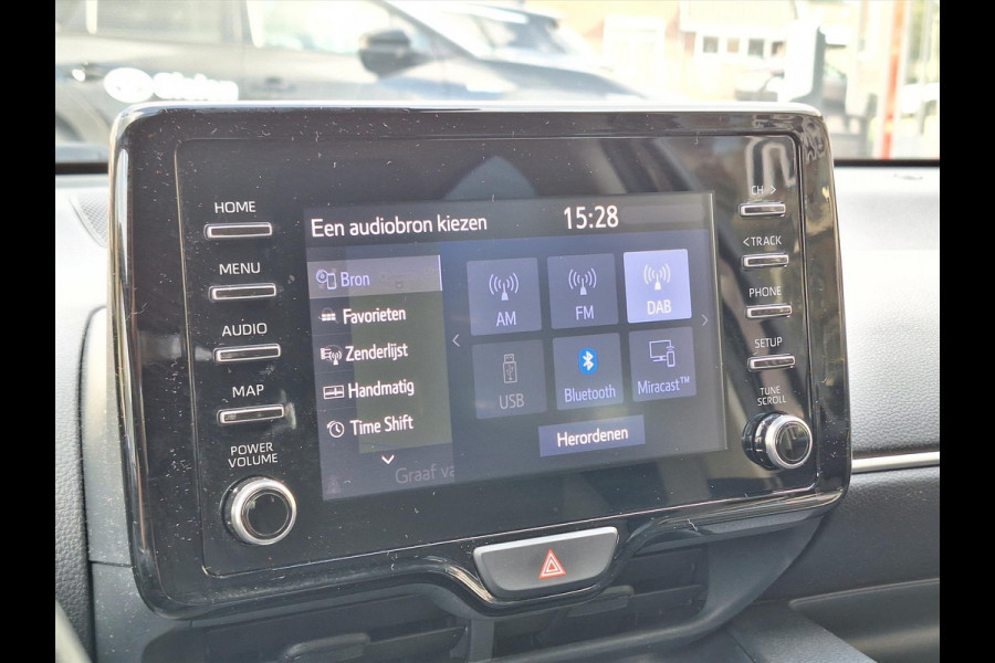 Toyota Yaris 1.5 Hybrid Dynamic | Apple CarPlay/Android auto, Lichtmetalen velgen, Keyless, Privacy Glass, LED, Navigatie
