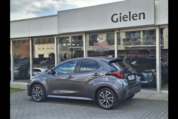 Toyota Yaris 1.5 Hybrid Dynamic | Apple CarPlay/Android auto, Lichtmetalen velgen, Keyless, Privacy Glass, LED, Navigatie