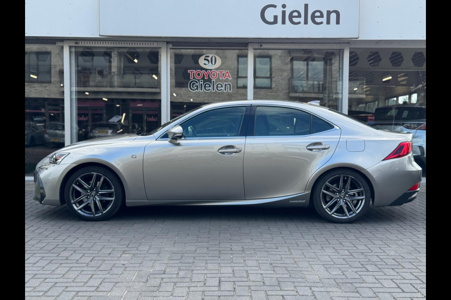 Lexus IS 300h F Sport Line | Schuifdak, Trekhaak, Premium Navigatie, Stoelverwarming, Half leer, Parkeersensoren, Adaptive cruise control