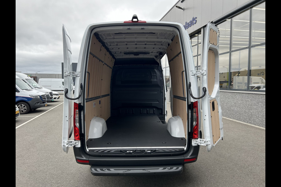 Mercedes-Benz Sprinter 317 CDI L2 H2 PRO Facelift / LED / MBUX / Navigatie / Camera / Parkeersensoren / Cruise control / Airco / 270 Graden achterdeure