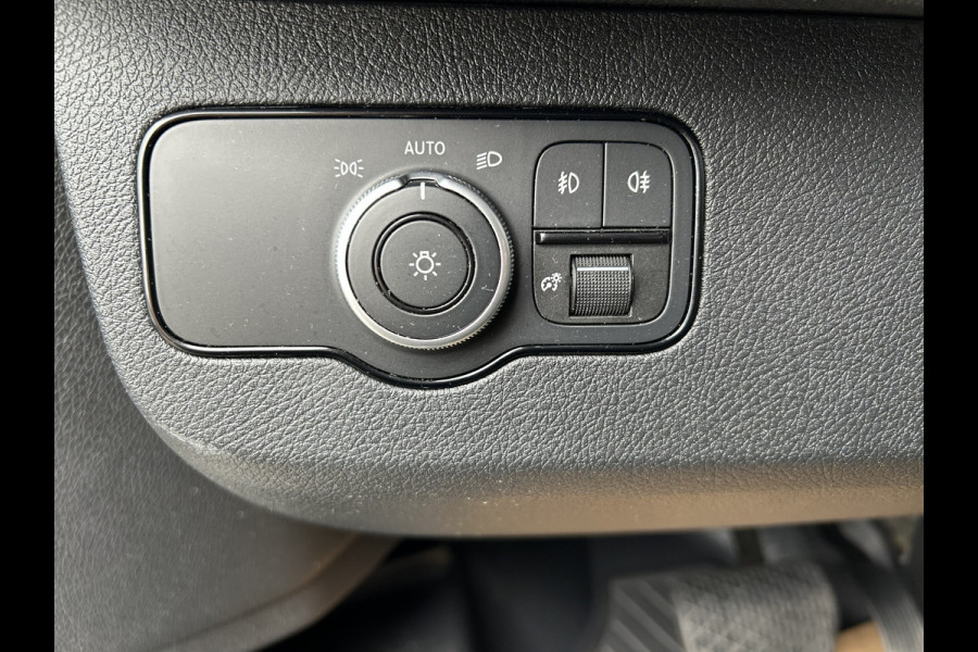 Mercedes-Benz Sprinter 317 CDI L2 H2 PRO Facelift / LED / MBUX / Navigatie / Camera / Parkeersensoren / Cruise control / Airco / 270 Graden achterdeure