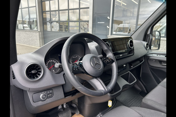 Mercedes-Benz Sprinter 317 CDI L2 H2 PRO Facelift / LED / MBUX / Navigatie / Camera / Parkeersensoren / Cruise control / Airco / 270 Graden achterdeure