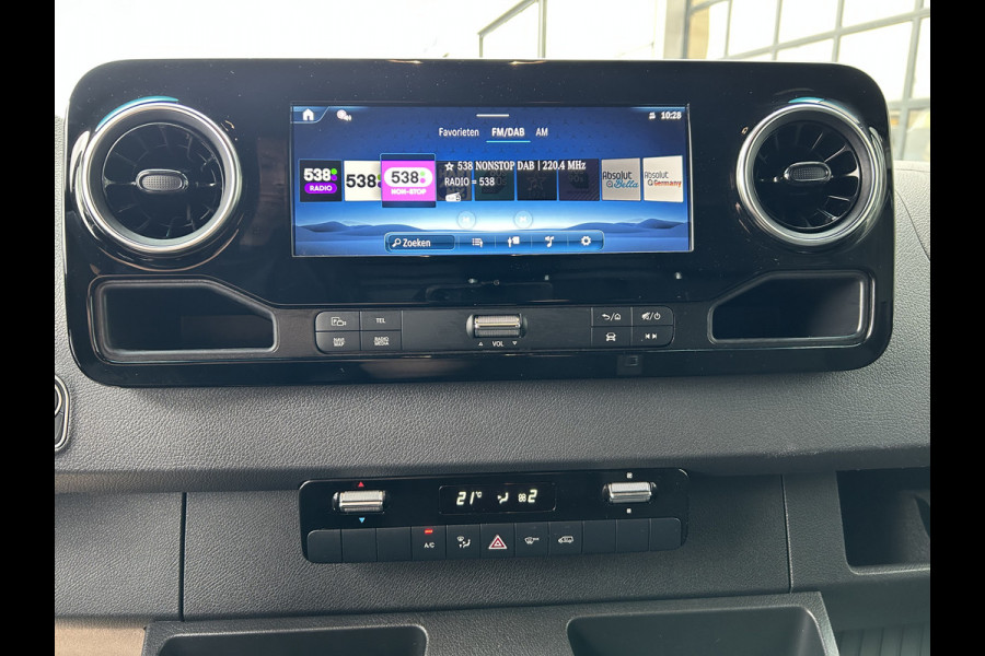 Mercedes-Benz Sprinter 317 CDI L2 H2 PRO Facelift / LED / MBUX / Navigatie / Camera / Parkeersensoren / Cruise control / Airco / 270 Graden achterdeure