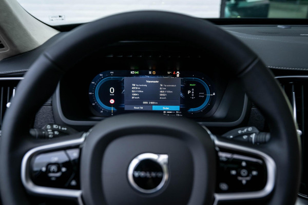 Volvo XC90 2.0 T8 Recharge AWD Ultra Bright Luchtvering Pano