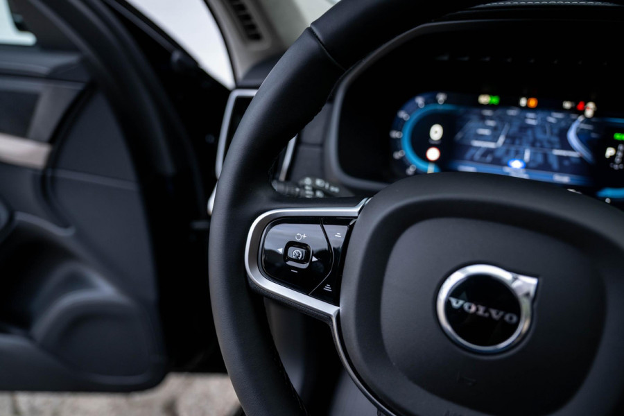Volvo XC90 2.0 T8 Recharge AWD Ultra Bright Luchtvering Pano