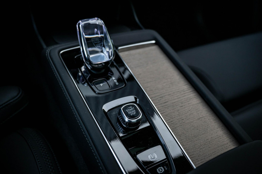 Volvo XC90 2.0 T8 Recharge AWD Ultra Bright Luchtvering Pano